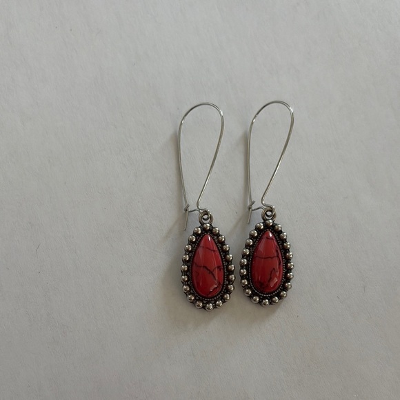 Red black and silver Teardrop Earrings Nwot Vintage design - Picture 2 of 7